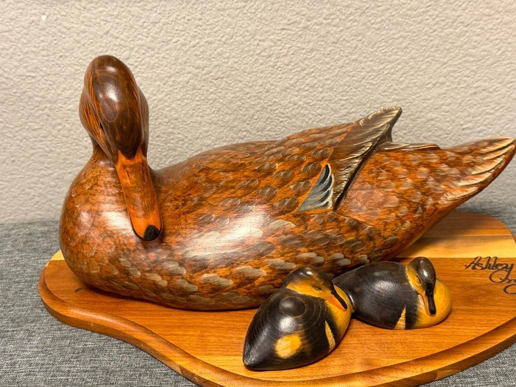 BIG SKY CARVERS LIMITED EDITION DUCK DECOY CARVING BY ASHLEY GRAY DATED 2008 NO. 1138/1250 - 2