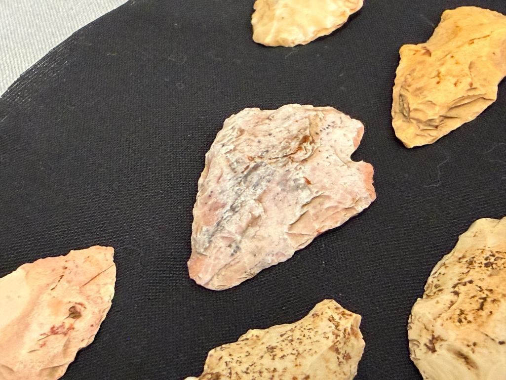 22 KNAPPED STONE PRIMITIVE NATIVE AMERICAN POINTS / ARROWHEADS GATHERED IN CHINA RANCH CA. - 7
