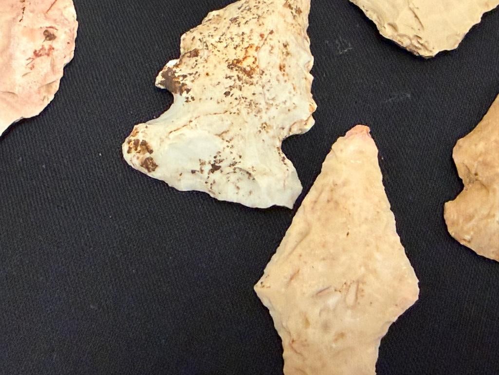 22 KNAPPED STONE PRIMITIVE NATIVE AMERICAN POINTS / ARROWHEADS GATHERED IN CHINA RANCH CA. - 8