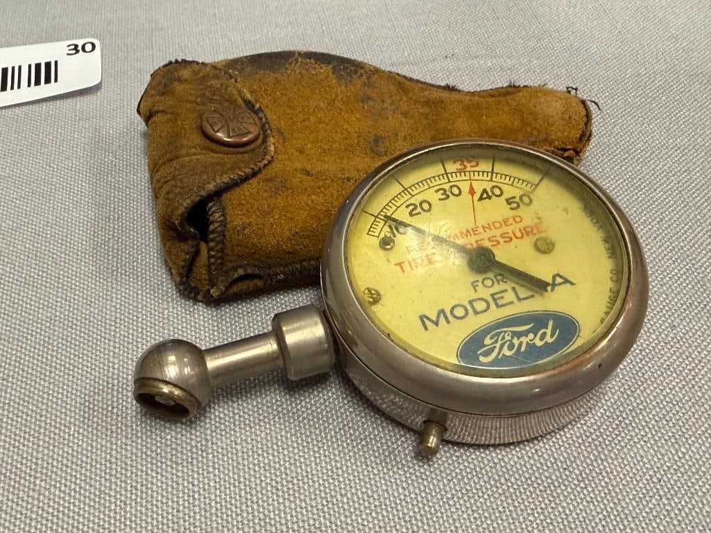VINTAGE FORD MOTOR CO. TIRE PRESSURE GAUGE CIRCA 1920'S - 1930'S MODEL A - 2