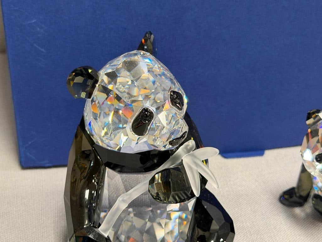 SWAROVSKI CRYSTAL SCS ANNUAL EDITION ENDANGERED SPECIES PANDA AND CUB NO. A910NR000086 - 3