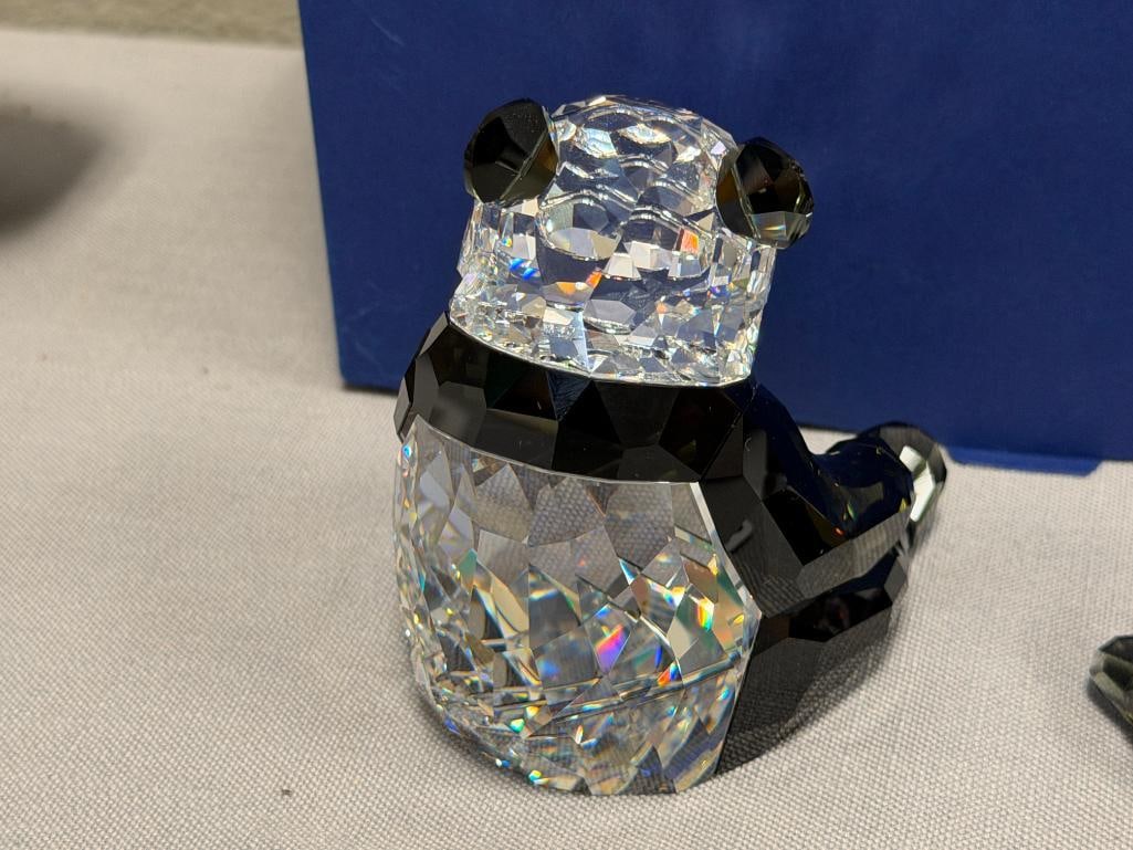 SWAROVSKI CRYSTAL SCS ANNUAL EDITION ENDANGERED SPECIES PANDA AND CUB NO. A910NR000086 - 8