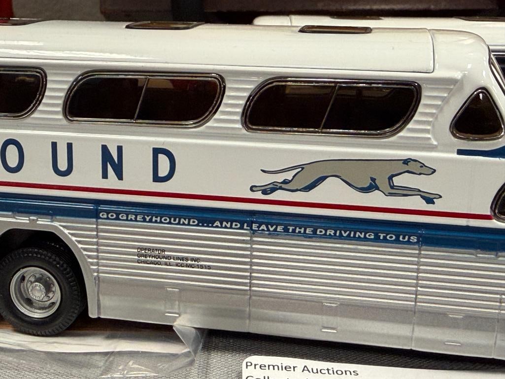 CORGI 1/50 DIE-CAST MODEL BUS MODELS GREYHOUND GM4501 SCENICRUISERS - 7