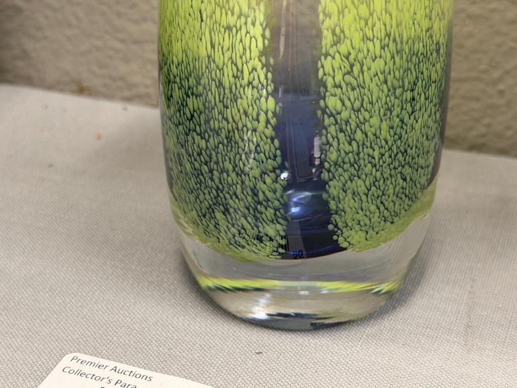 HAND BLOWN ART GLASS TULIP VASE - 4