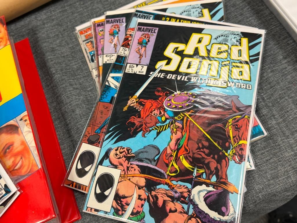 26 ASSORTED MARVEL COMIC BOOKS FEAT. NAMOR, THE AVENGERS, RED SONJA - 11