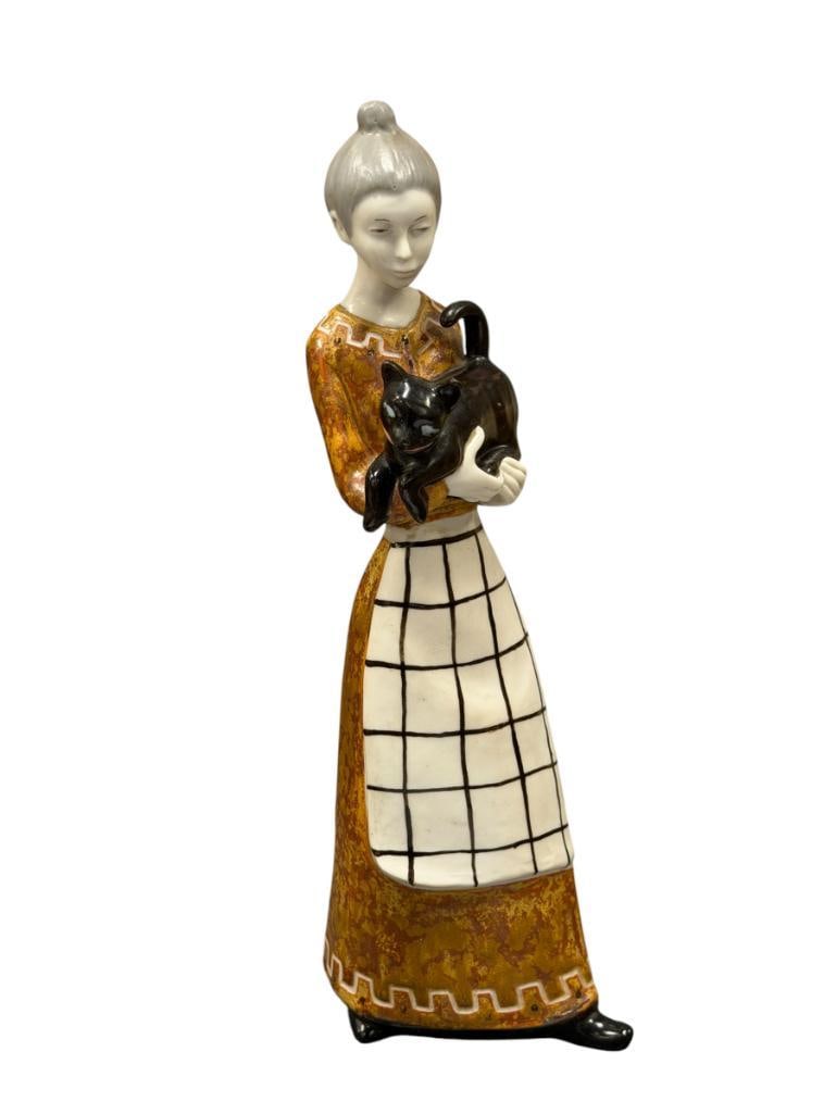 LDA PORCELAIN FIGURE MADE IN SPAIN (1 of 9)