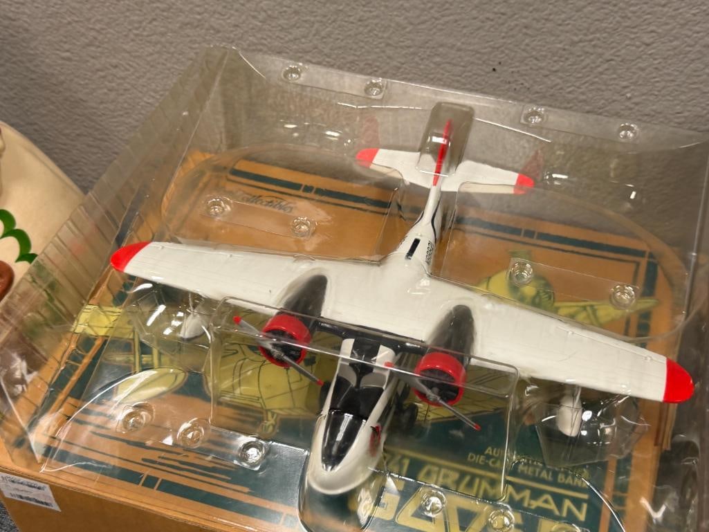ERTL COLLECTIBLES AUTHENTIC REPLICA 1941 GRUMMAN GOOSE DIE-CAST METAL COIN BANK - 2