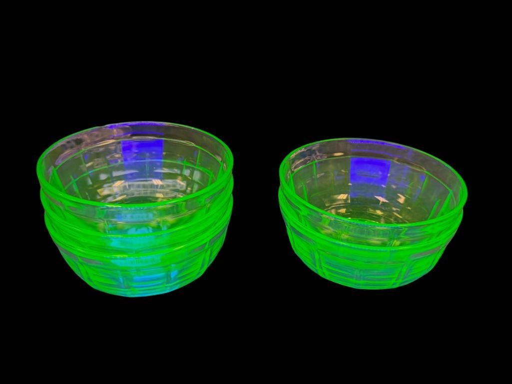 ANCHOR HOCKING URANIUM GLASS BLOCK OPTIC BOWLS SET OF 5 UV LIGHT REACTIVE CIRCA 1930'S: BLOCK OPTIC PATTER BOWLS, NO CHIPS OR CRACKS 4 1/4" 