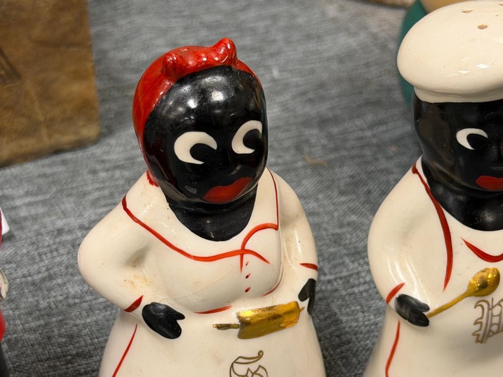 BLACK AMERICANA VINTAGE FIGURAL SALT AND PEPPER SHAKERS ONE SET MADE BY F & F MOLD AND DIE WORKS - 3