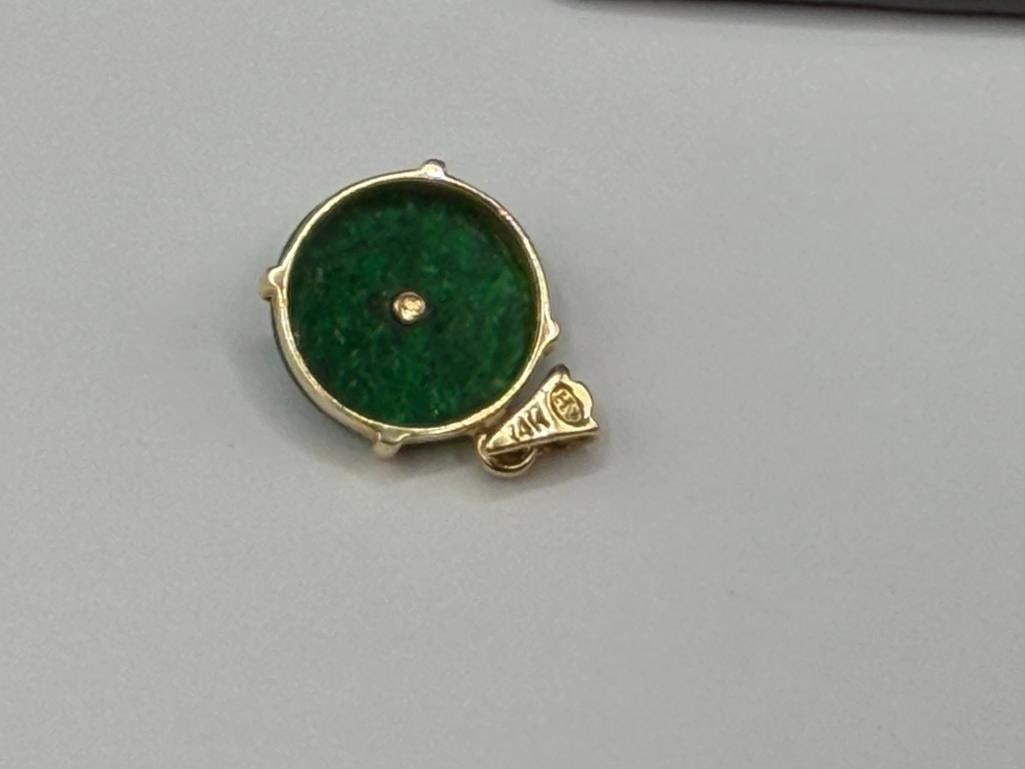 HENG NGAI DESIGNER SIGNED 14K YELLOW GOLD IMPERIAL GREEN JADE AND DIAMOND PENDANT - 6