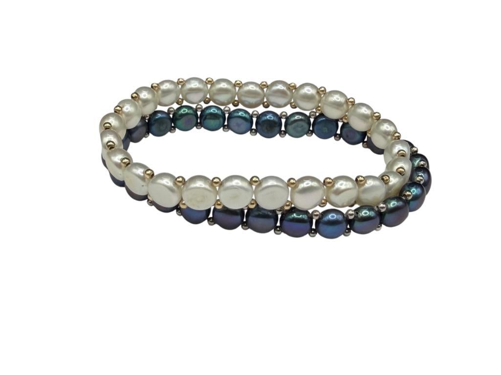 WHITE AND GREY PEARL ELASTIC BAND BRACELETS: FEATURING ROUND SHAPED PEARLS ACCENTED WITH GOLD PLATED AND SILVER PLATED BEADS 7MM PEARLS, APPROX. 7"