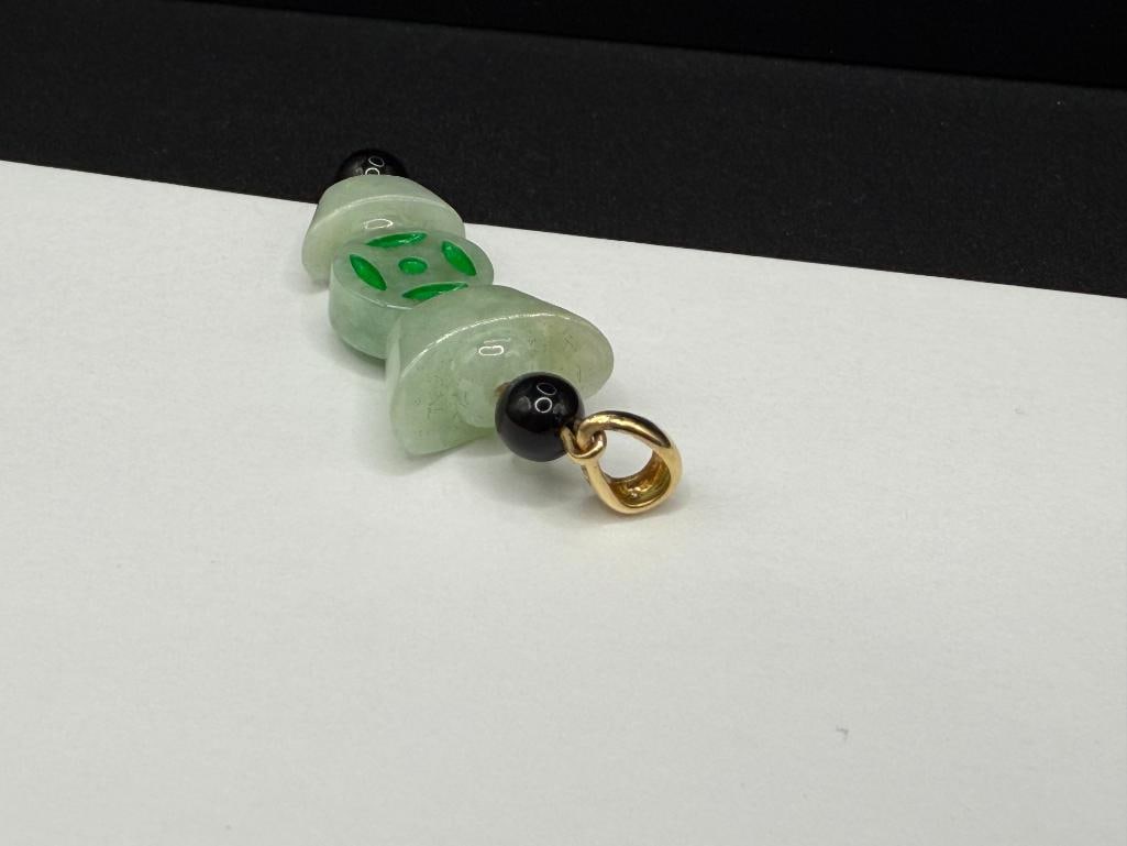 14K YELLOW GOLD CHINESE HALLMARKED GREEN JADE AND BLACK ONYX PENDANT - 3