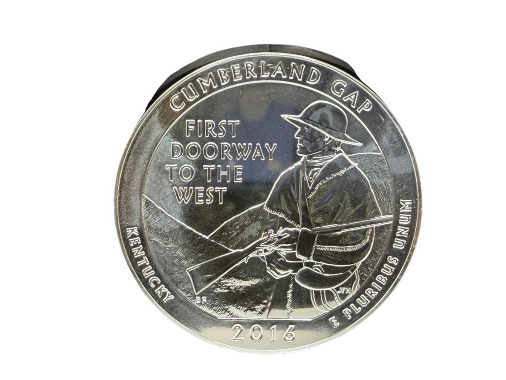 FIVE TROY OUNCE .999 FINE SILVER 2016 KENTUCKY STATEHOOD QUARTER DESIGN ROUND: "FIRST DOORWAY TO THE WEST," GREAT DETAIL IN RELIEF, INCLUDES HARD PLASTIC CASE 5 TROY OUNCES, 3"