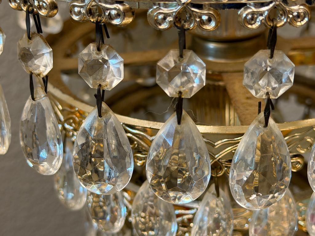 VINTAGE MICHELOTTI 4-TIER CRYSTAL TEAR DROP BUDOIR / PARLOR LAMP MADE IN HOLLAND CIRCA 1950'S - 9