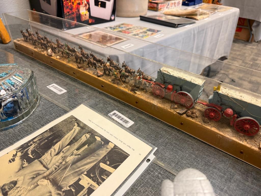 20TH CENTURY VINTAGE PLASTIC KIT MODEL OF A 20 MULE PULL TEAM - 11