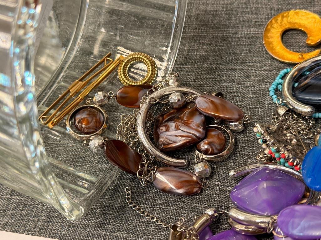 HEART SHAPED CRYSTAL JAR FILLED WITH WOMAN'S FASHION JEWELRY - 4