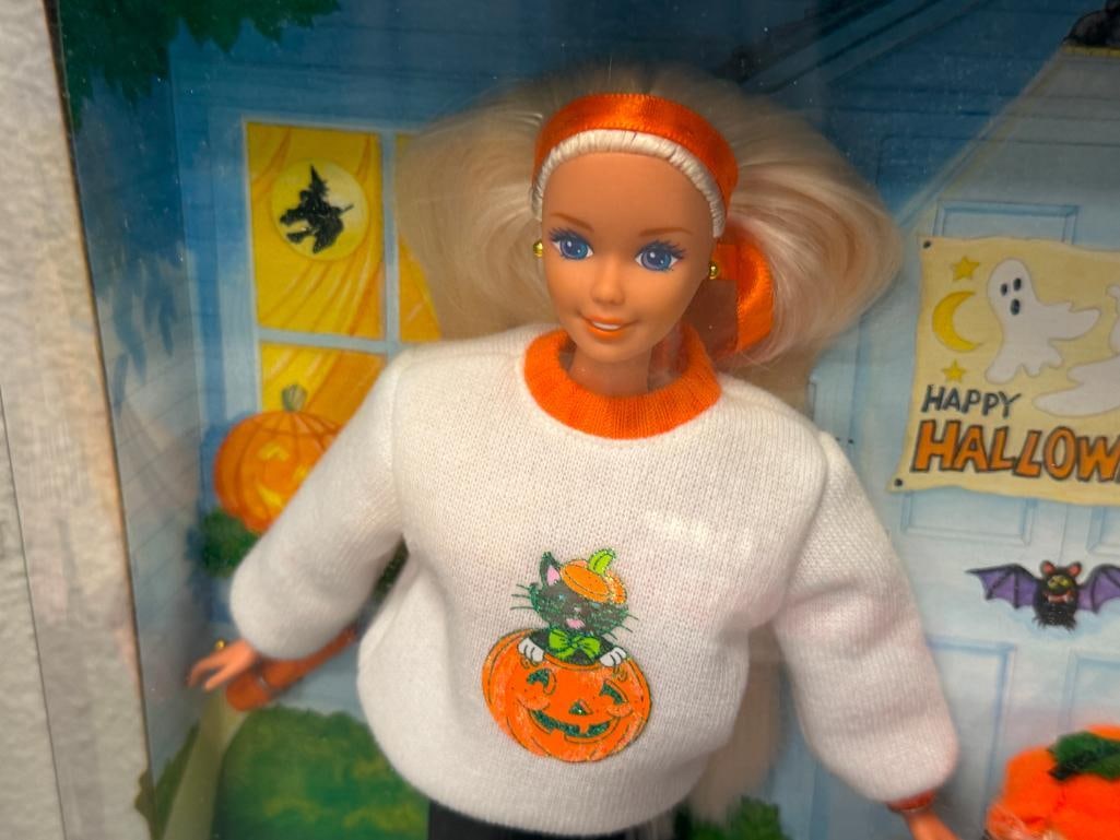 FOUR BARBIE DOLL ENSEMBLES 35TH ANNIVERSARY, HAPPY HALLOWEEN BARBIE & KELLY, THE LITTLE MERMAID - 15