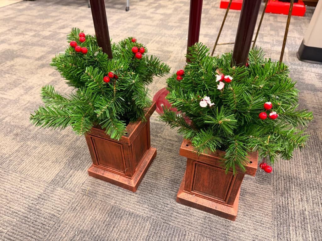 PAIR OF DECORATIVE HOLIDAY LAMP POST FEATURES WITH GREENERY - 6