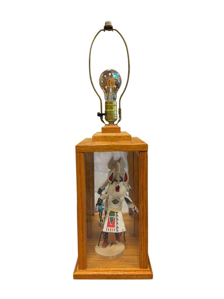 WHITE WOLF KACHINA HAND CRAFTED ACCENT TABLE LAMP MADE FROM OAK AND GLASS: KACHINA DOLL MADE FROM COTTON WOOD, DECORATED WITH ANIMAL FUR, FEATHERS, AND HAND PAINTED LEATHER, ENCASED IN OAK AND GLASS DISPLAY TABLE LAMP, TESTED + NO SHADE 25" H