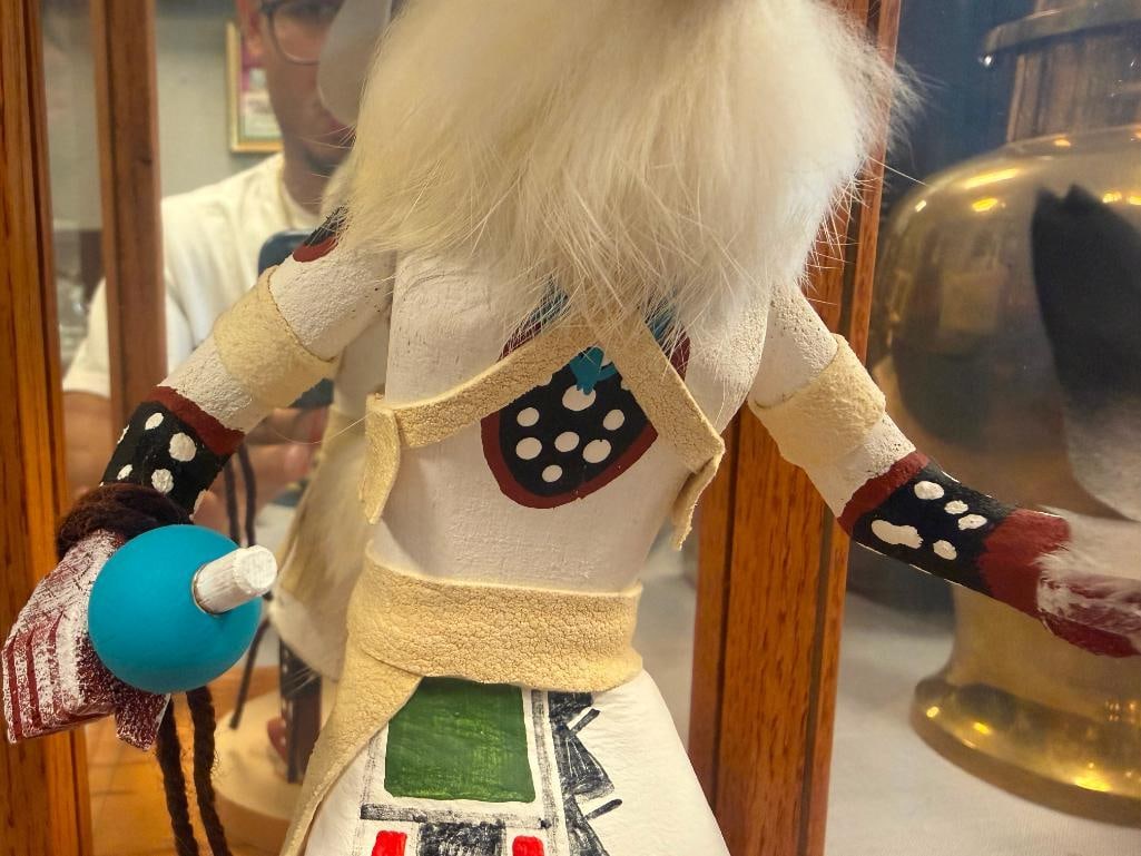 WHITE WOLF KACHINA HAND CRAFTED ACCENT TABLE LAMP MADE FROM OAK AND GLASS - 6
