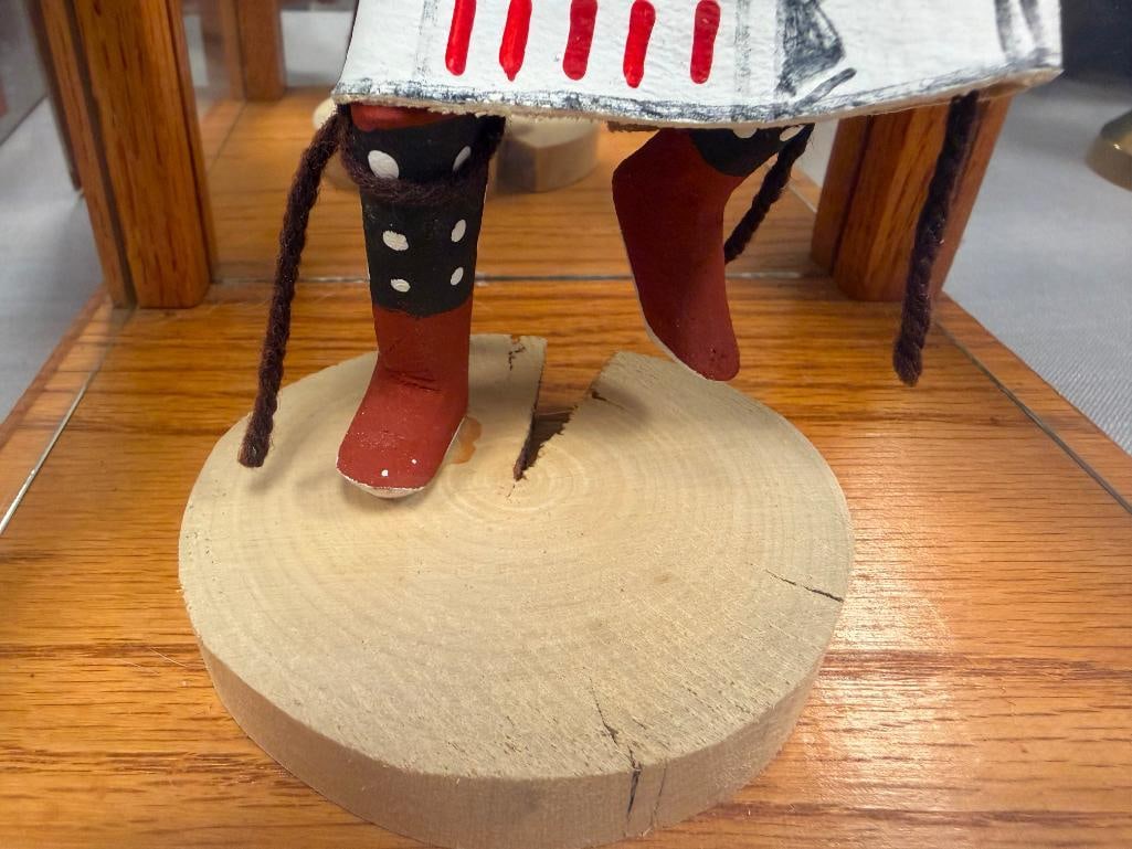 WHITE WOLF KACHINA HAND CRAFTED ACCENT TABLE LAMP MADE FROM OAK AND GLASS - 7