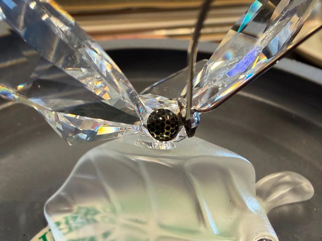 SWAROVSKI CRYSTAL FIGURINE BUTTERFLY ON LEAF IN THE SECRET GARDEN COLLECTION INTRODUCED IN 1994 - 9