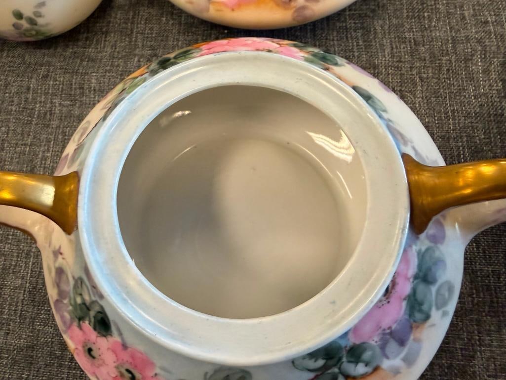 THOMAS / J&C BAVARIA GERMAN CHINA HAND PAINTED FLORAL DESIGN WITH GILT ACCENTS - 12