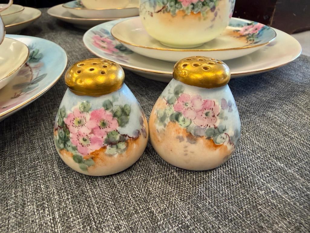THOMAS / J&C BAVARIA GERMAN CHINA HAND PAINTED FLORAL DESIGN WITH GILT ACCENTS - 16