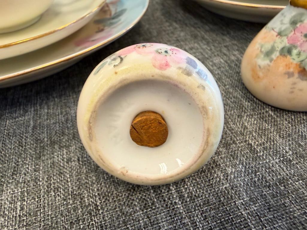 THOMAS / J&C BAVARIA GERMAN CHINA HAND PAINTED FLORAL DESIGN WITH GILT ACCENTS - 19