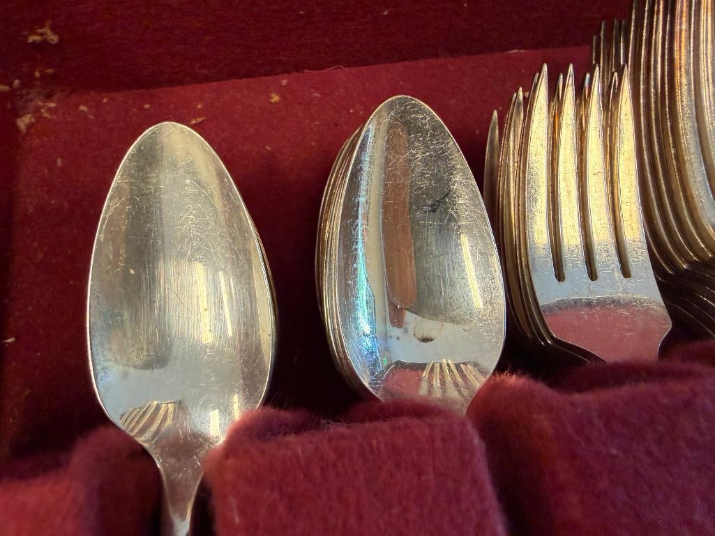 ONEIDA NOBILITY PLATE CAPRISE PATTERN SILVERPLATE FLATWARE SET SIX PIECE SETTING FOR EIGHT - 5