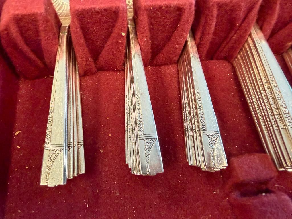 ONEIDA NOBILITY PLATE CAPRISE PATTERN SILVERPLATE FLATWARE SET SIX PIECE SETTING FOR EIGHT - 6