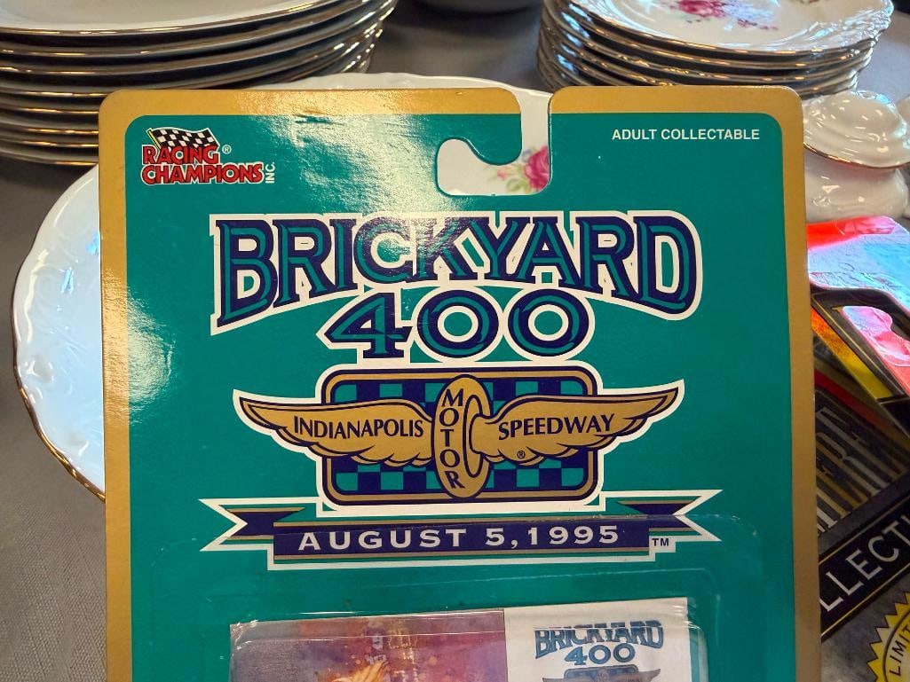 1990'S MATCHBOX HOT AUGUST NIGHTS AND PREMIERE COLLECTION 1/64 DIE-CAST TOY COLLECTOR CARS - 18