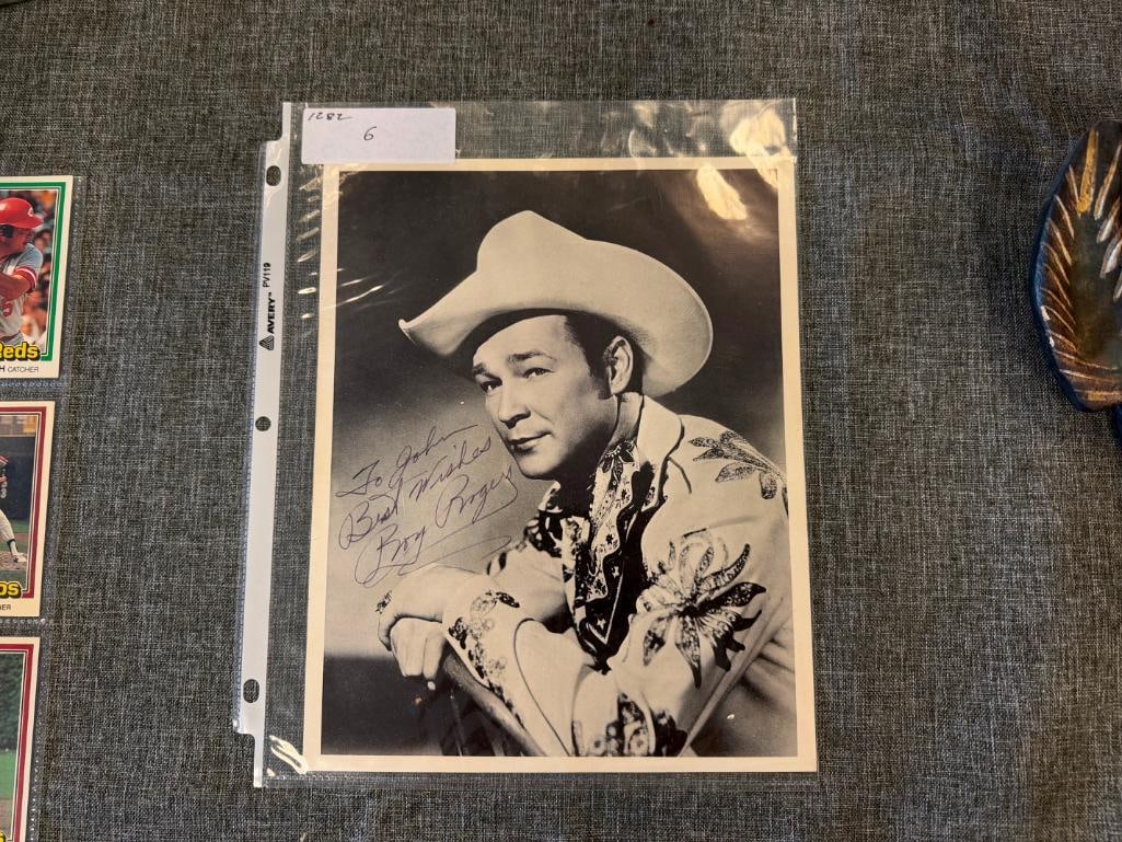 FAMOUS KING OF THE COWBOYS ROY ROGERS AUTOGRAPHED BLACK AND WHITE PHOTOGRAPH - 2