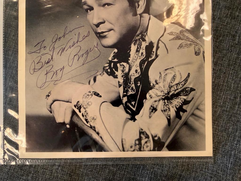 FAMOUS KING OF THE COWBOYS ROY ROGERS AUTOGRAPHED BLACK AND WHITE PHOTOGRAPH - 6