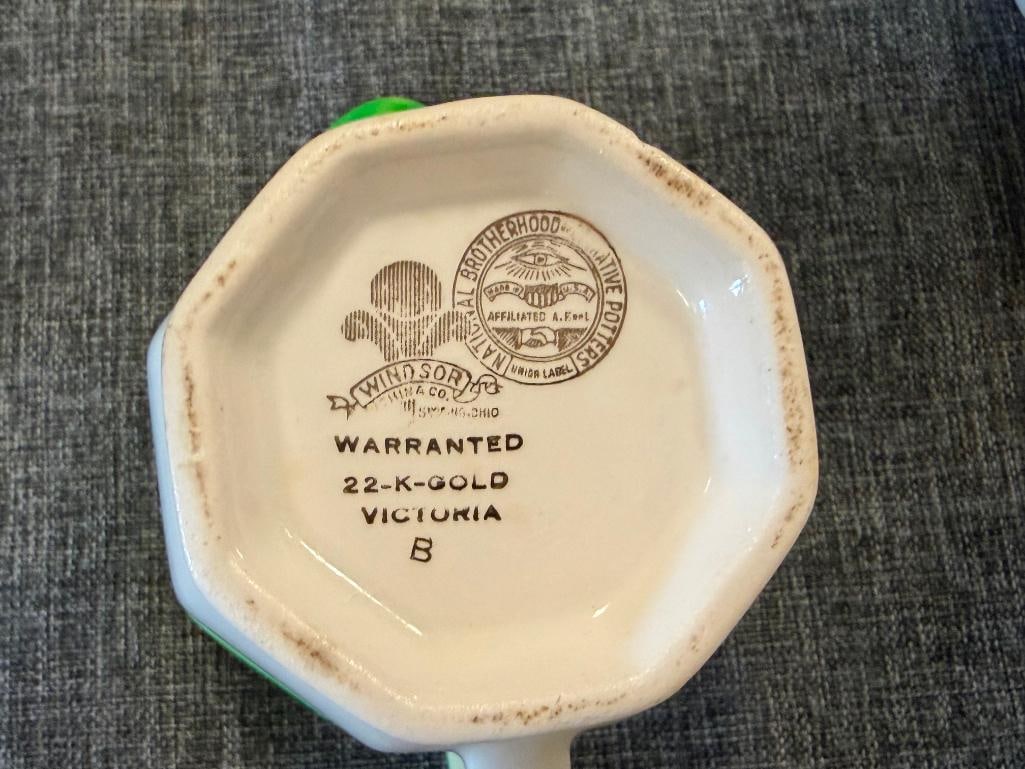 VINTAGE BROTHERHOOD OF OPERATIVE POTTERIES WINDSOR CHINA CO. VICTORIA PATTERN CHINA - 12