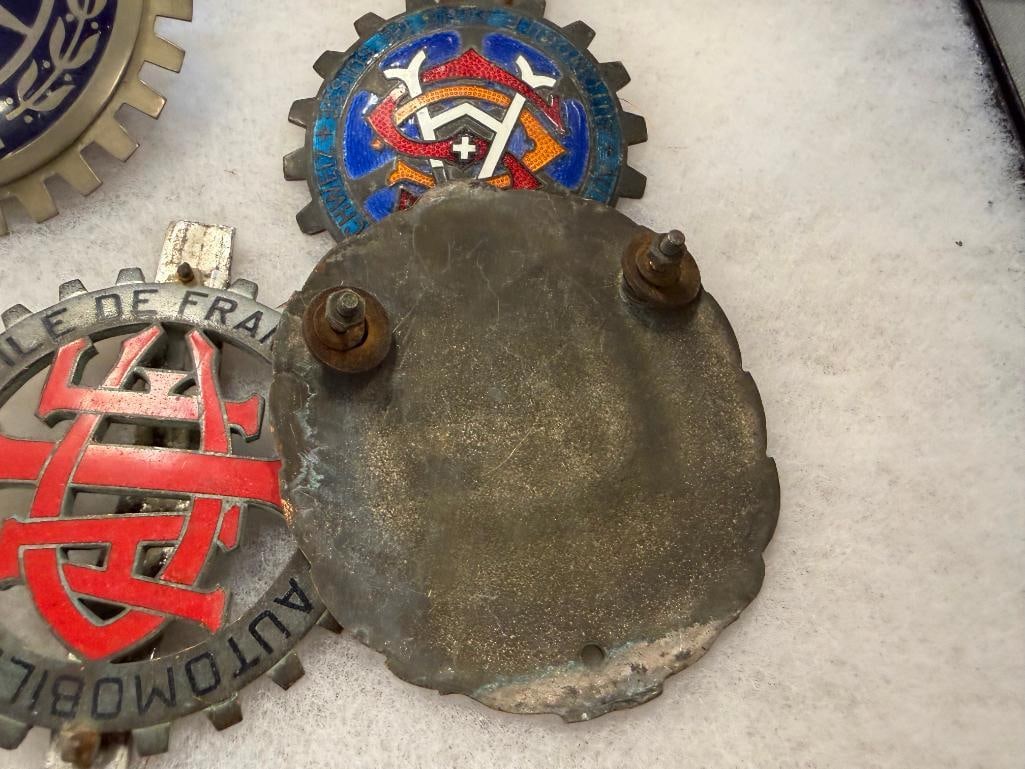 VINTAGE ENAMELED EUROPEAN CAR CLUB GRILL BADGES / EMBLEMS MERCEDES-BENZ, AUTOMOBILE CLUB DE L'ILE - 9