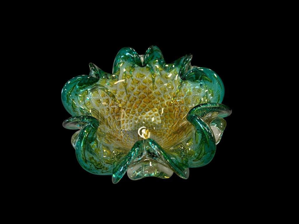 HAND BLOWN ART GLASS EMERALD GREEN BUBBLE GLASS BOWL WITH GOLD AND SILVER SHIMMER: FEATURES A PINCHED AND SCULPTED RIM 7" ROUND