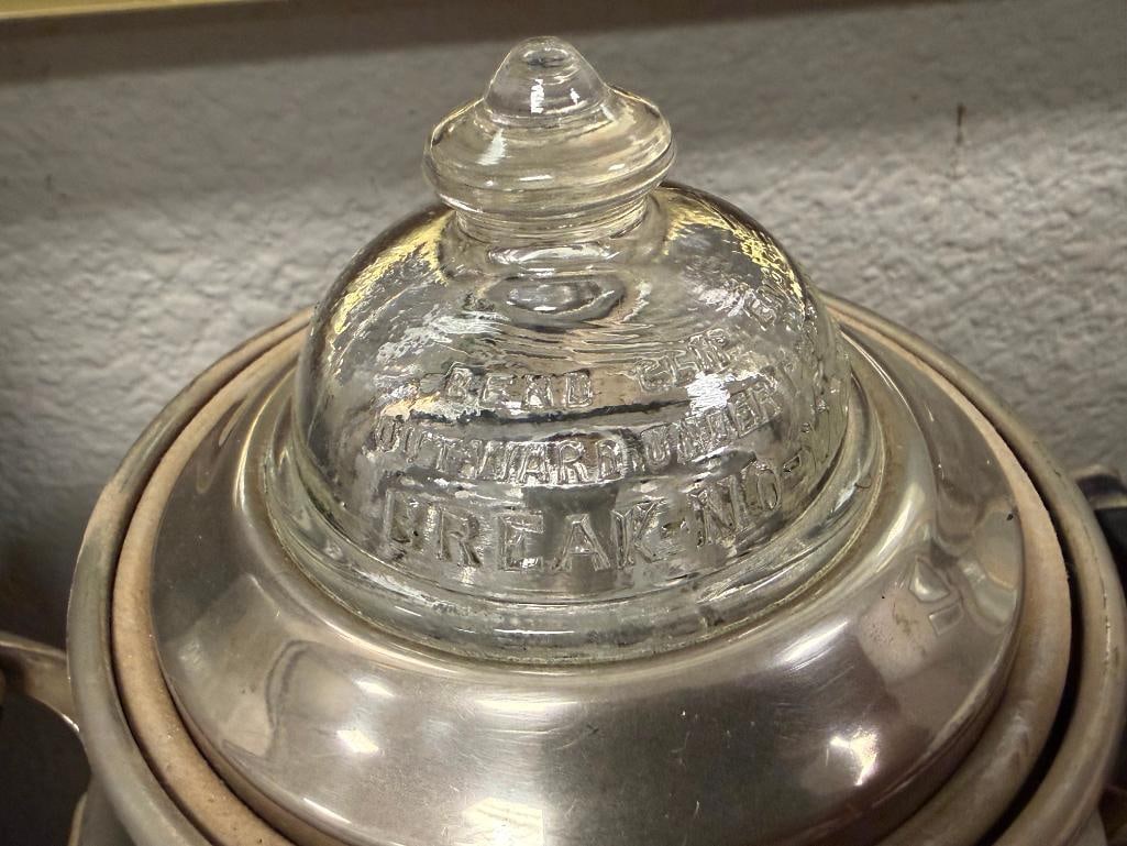 THREE VINTAGE KITCHEN APPLIANCES EDICRAFT SIPHONATOR, ELECTRIC WAFFLE IRON, AND PERCOLATOR - 10
