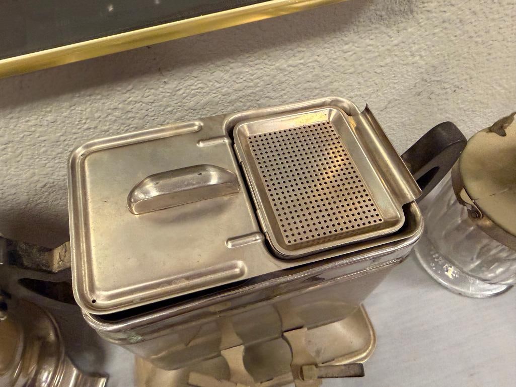 THREE VINTAGE KITCHEN APPLIANCES EDICRAFT SIPHONATOR, ELECTRIC WAFFLE IRON, AND PERCOLATOR - 19
