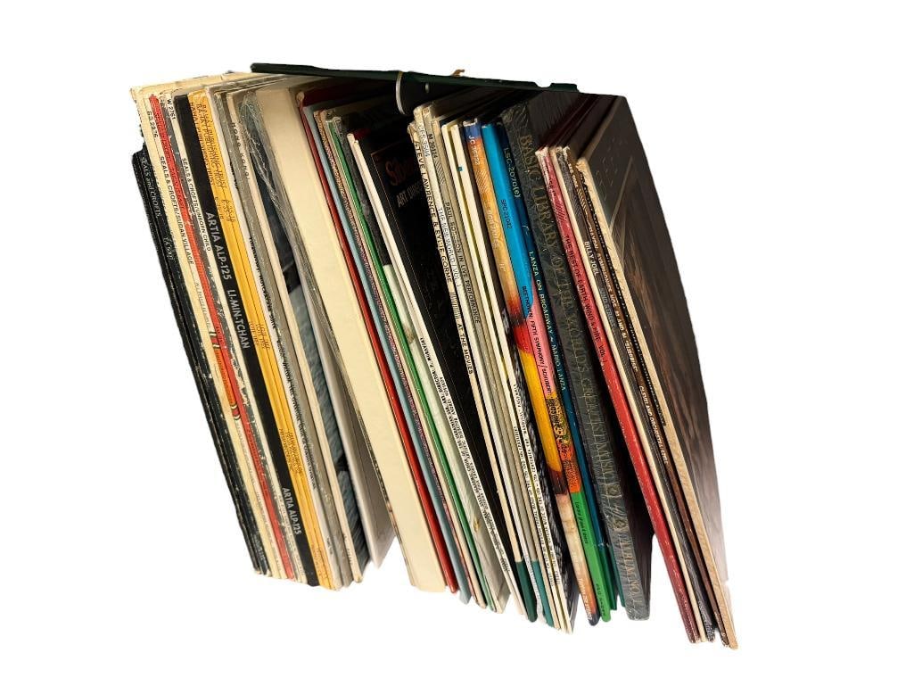 COLLECTIBLE 33 1/3 RPM LP VINYL RECORD ALBUMS INCLUDING EARTH, WIND, & FIRE, BILLY JOEL, BEETHOVEN: ALL INCLUDES ALBUM COVERS, SEE PHOTOS FOR MORE TITLES
