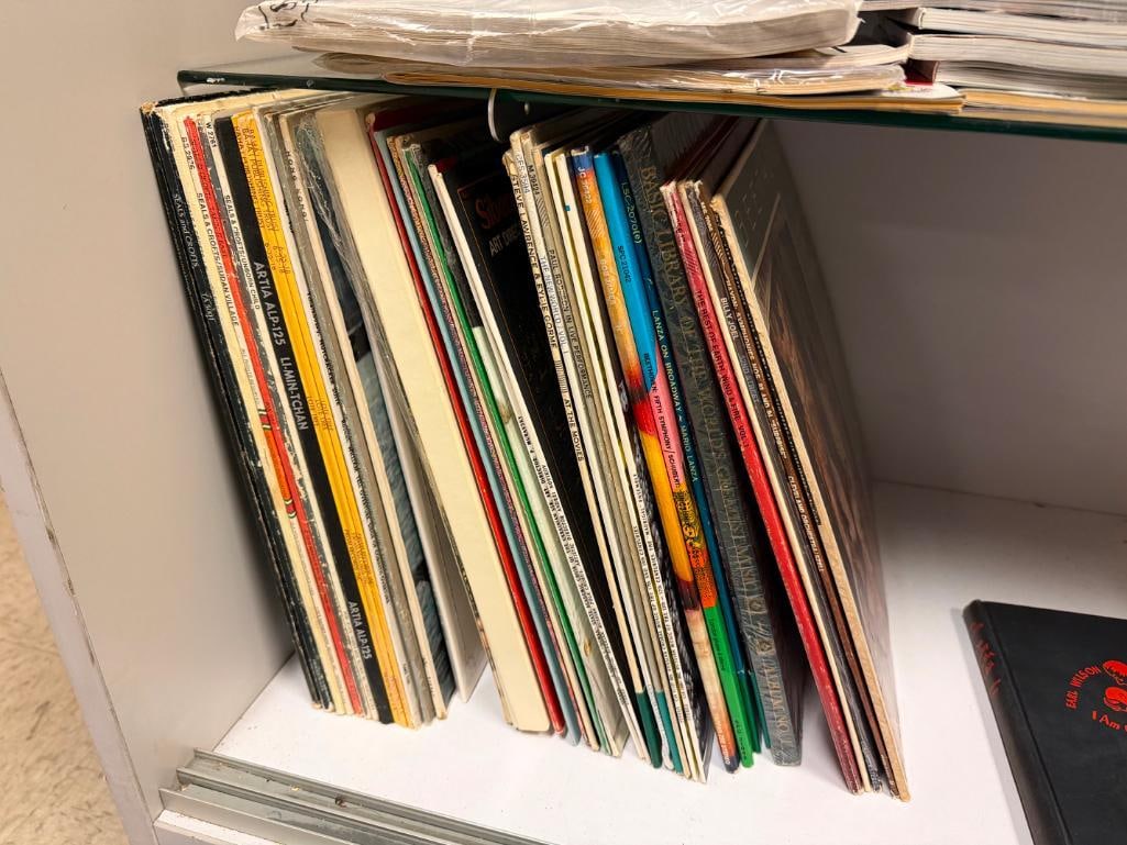 COLLECTIBLE 33 1/3 RPM LP VINYL RECORD ALBUMS INCLUDING EARTH, WIND, & FIRE, BILLY JOEL, BEETHOVEN - 2