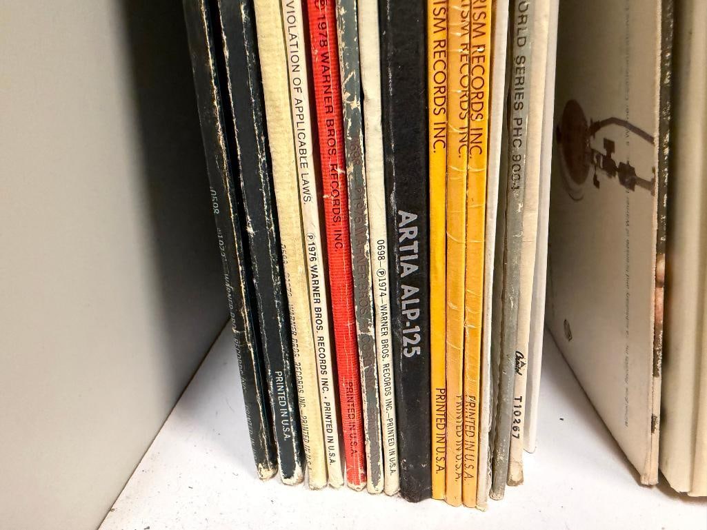 COLLECTIBLE 33 1/3 RPM LP VINYL RECORD ALBUMS INCLUDING EARTH, WIND, & FIRE, BILLY JOEL, BEETHOVEN - 5