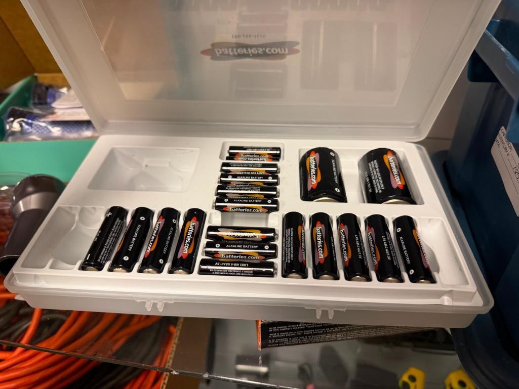 SMALL TUB FULL OF ASSORTED BATTERIES INCLUDING TWO DURACELL 14 PACK D BATTERIES - 6