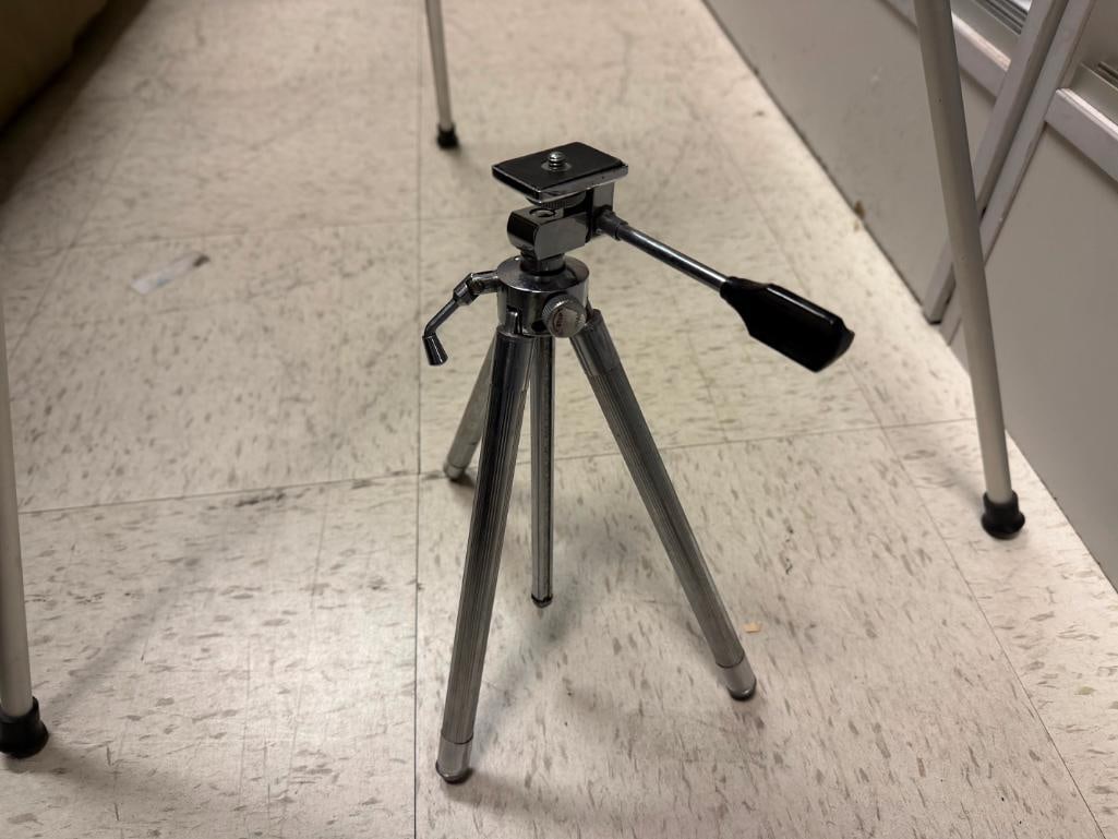 THREE PHOTOGRAPHY TRIPODS INCLUDING VIVITAR, SLIK 38T4, AND SUNSET JAPANESE MADE TRIPOD - 5