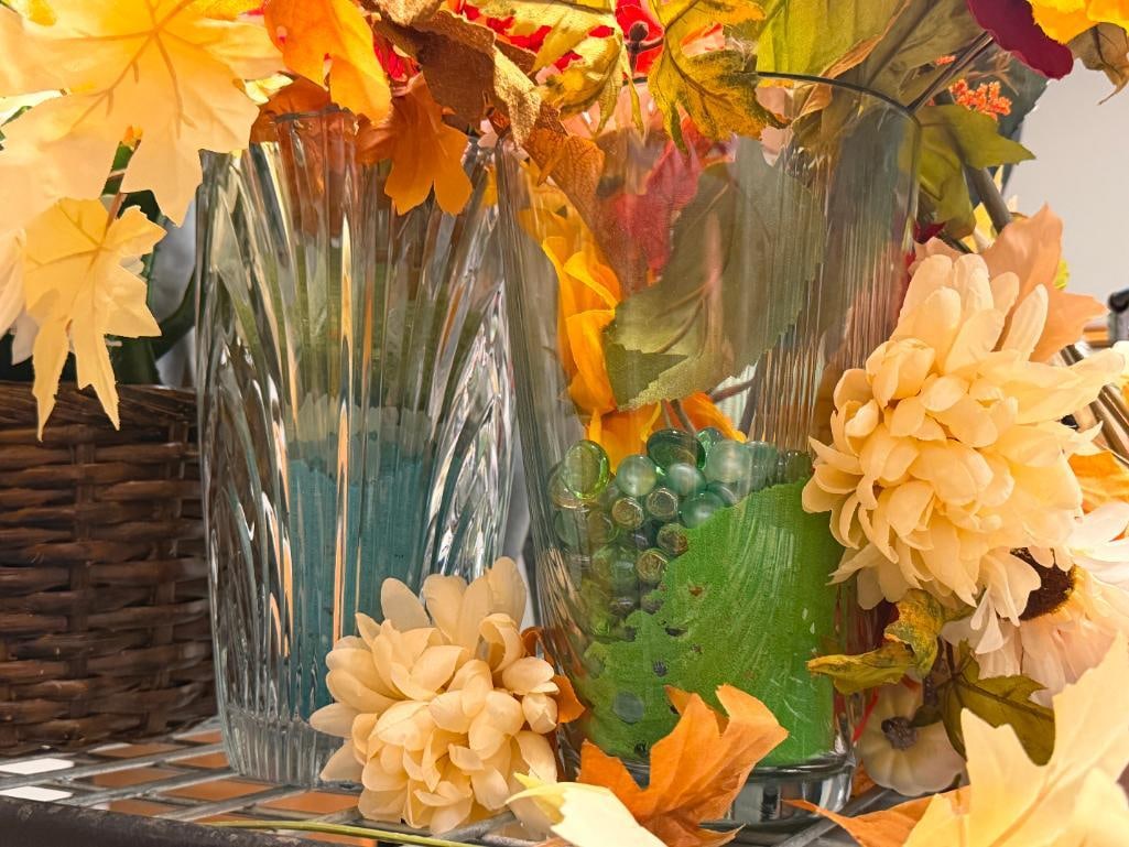 FOUR DECORATIVE HOME DECOR ARTIFICAL PLANT AND FLOWER VASES AND BASKETS - 9