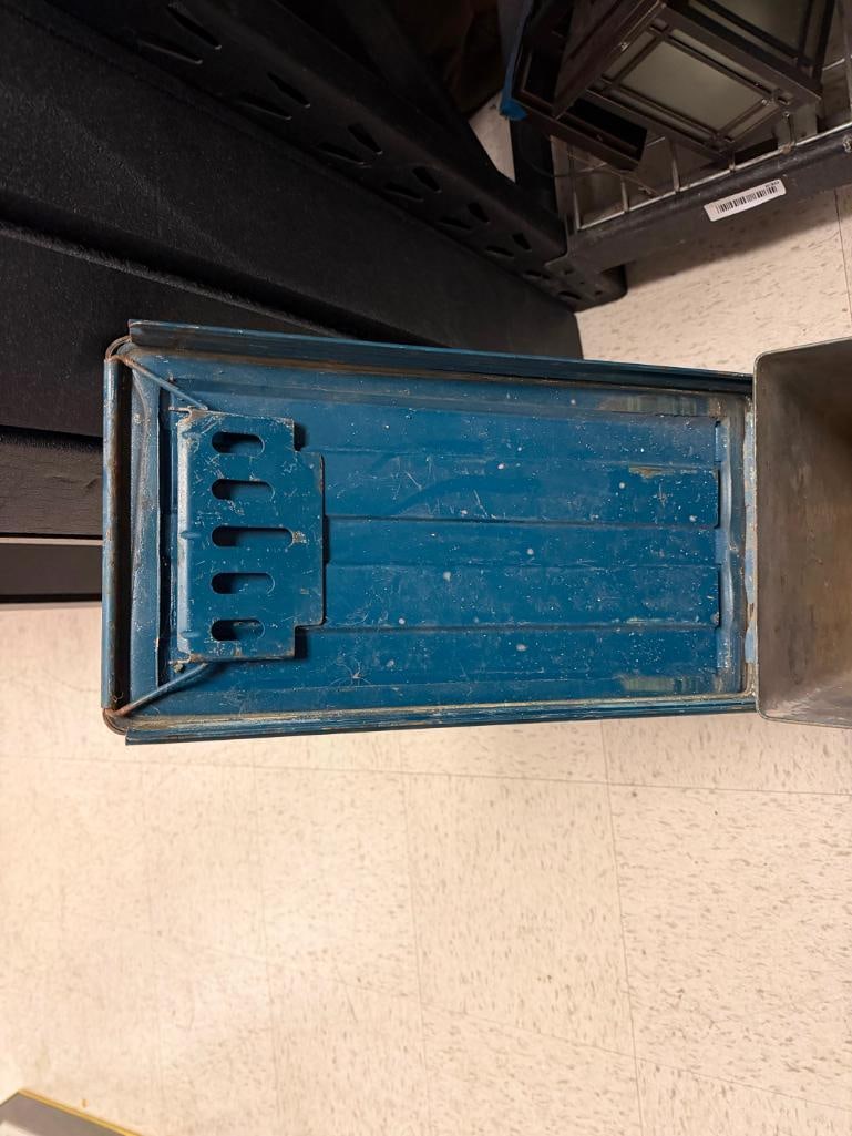 VINTAGE PAINTED BLUE METAL MILITARY AMMO CAN - 7