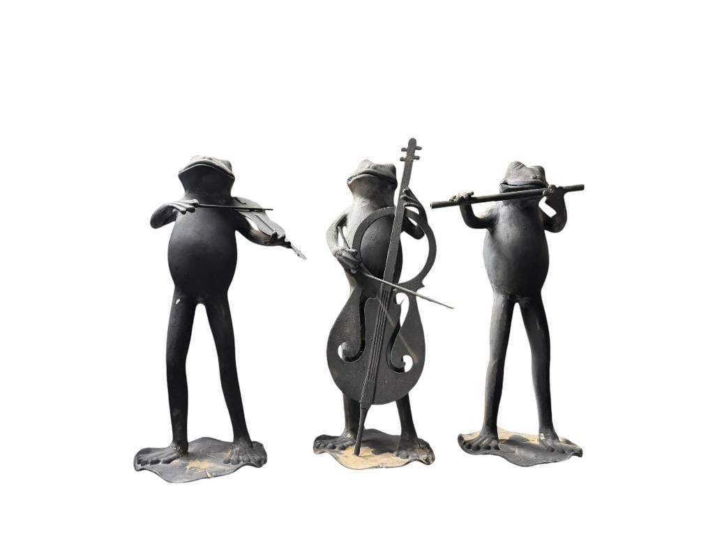 SET OF THREE SPI CAST ALUMINUM " FROG FRIENDS " MUSICAL FROG YARD ART SCULPTURES: FEATURING THREE VARIOUS FROG MUSICIANS STANDING ON LILLY PADS, SHOWS SOME WEAR FROM BEING OUTDOORS LARGEST IS 21" H