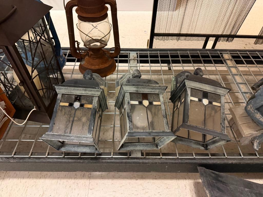 SET OF THREE STAINED GLASS MISSION STYLE DESIGN OUTDOOR WALL LANTERN LIGHTS - 2