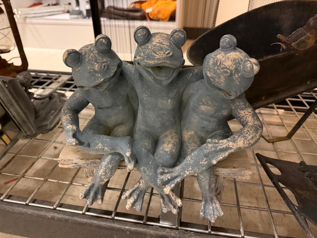 CAST ALUMINUM FIGURAL YARD ART FROG SCULPTURES INCLUDING SPI " FROG FRIENDS " - 3