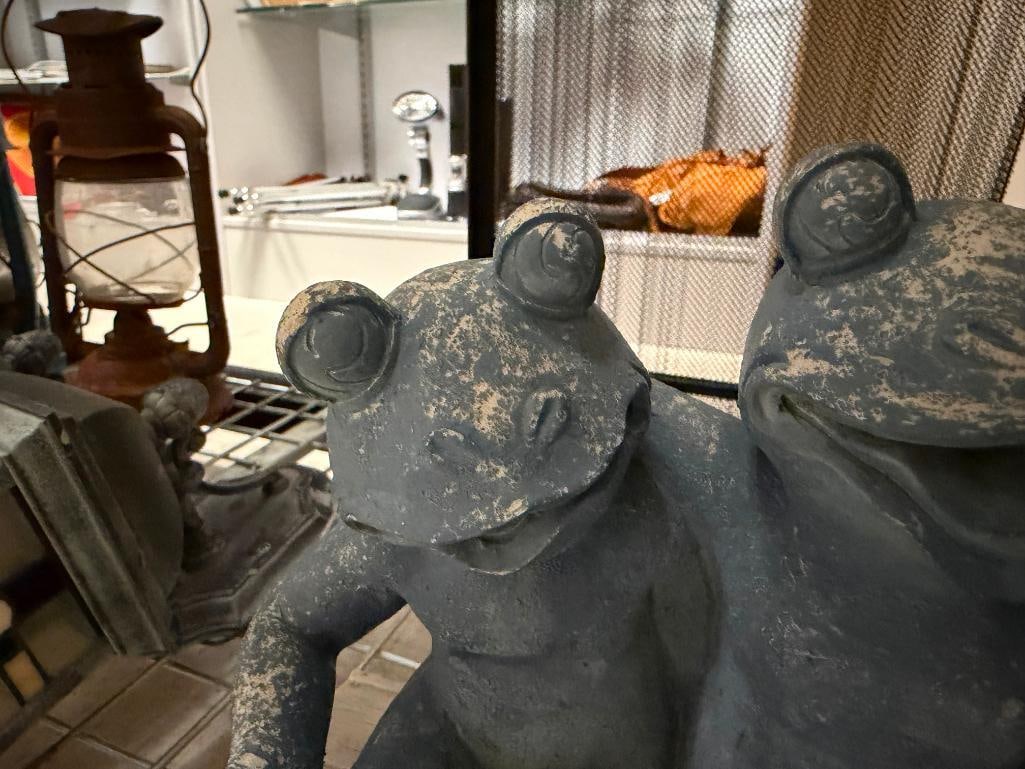 CAST ALUMINUM FIGURAL YARD ART FROG SCULPTURES INCLUDING SPI " FROG FRIENDS " - 4